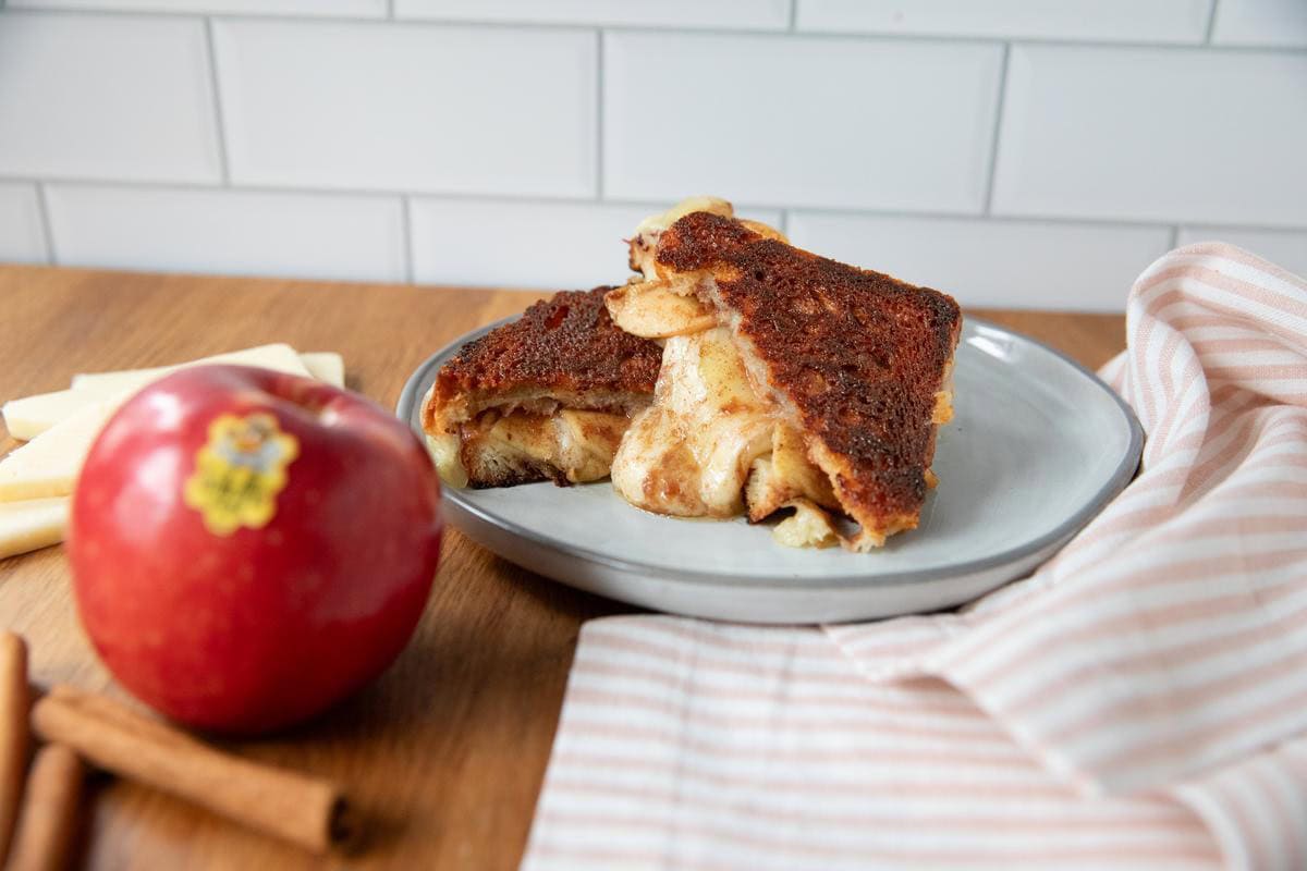 Apple Pie Grilled Cheese Beauty shot